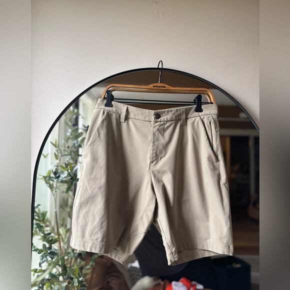 LULULEMON | commission classic fit 9 inch inseam | size 32 - Picture 2 of 5